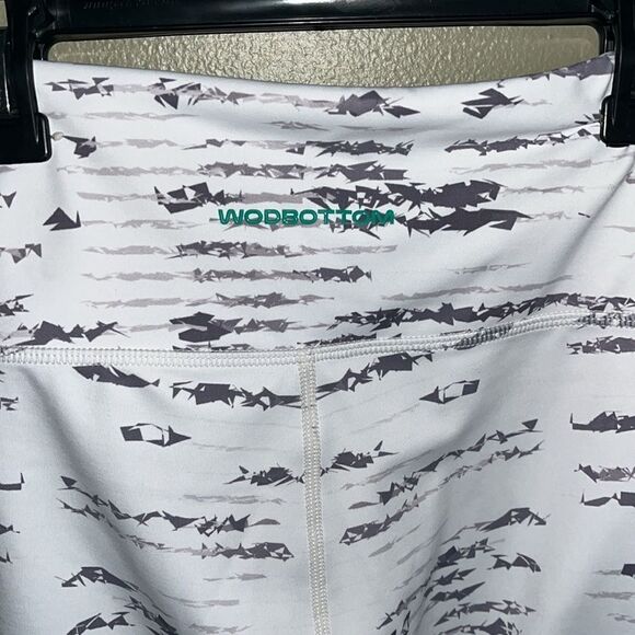 EXCELLENT CONDITION SIZE LARGE WODBOTTOM COMPRESSION LEGGINGS WITH POCKETS - Picture 5 of 5